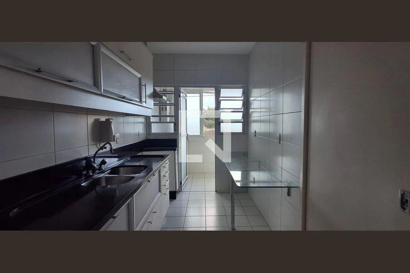 3-bedroom apartment in a building with a pool — photo 23