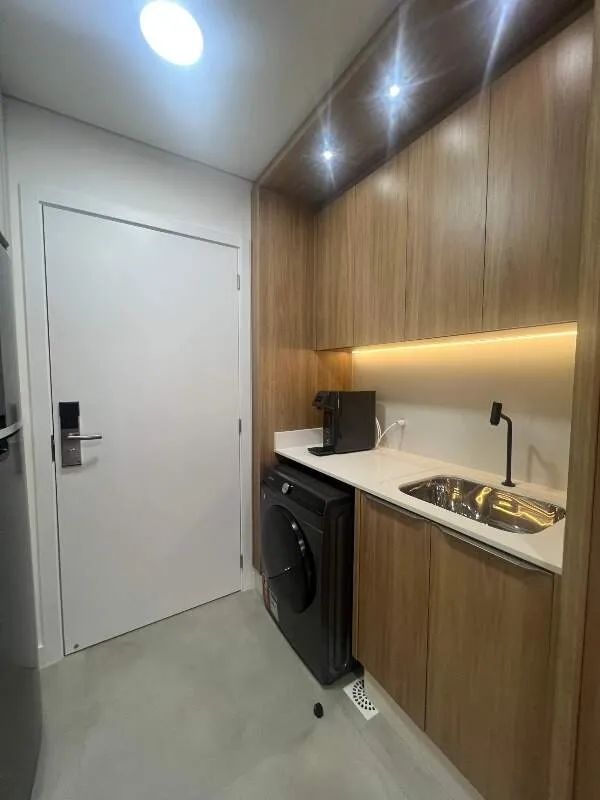 Estúdio mobiliado de 1 quarto com cozinha americana — photo 47