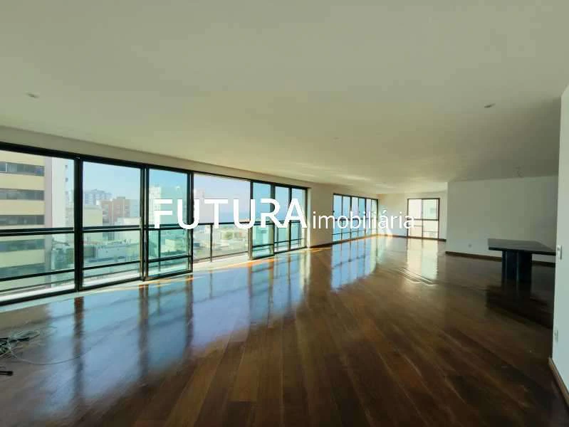 250 m² apartment with 4 bedrooms and 3 parking spots — photo 7