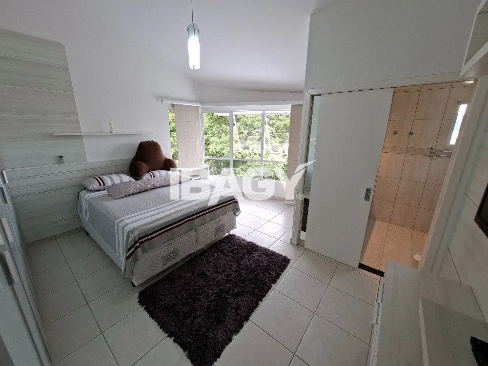 Furnished house with 3 bedrooms and a spacious balcony