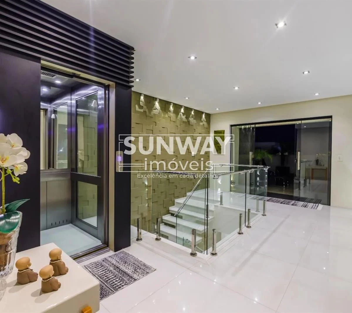 601 m² house with floor-to-ceiling windows and a home office — photo 25