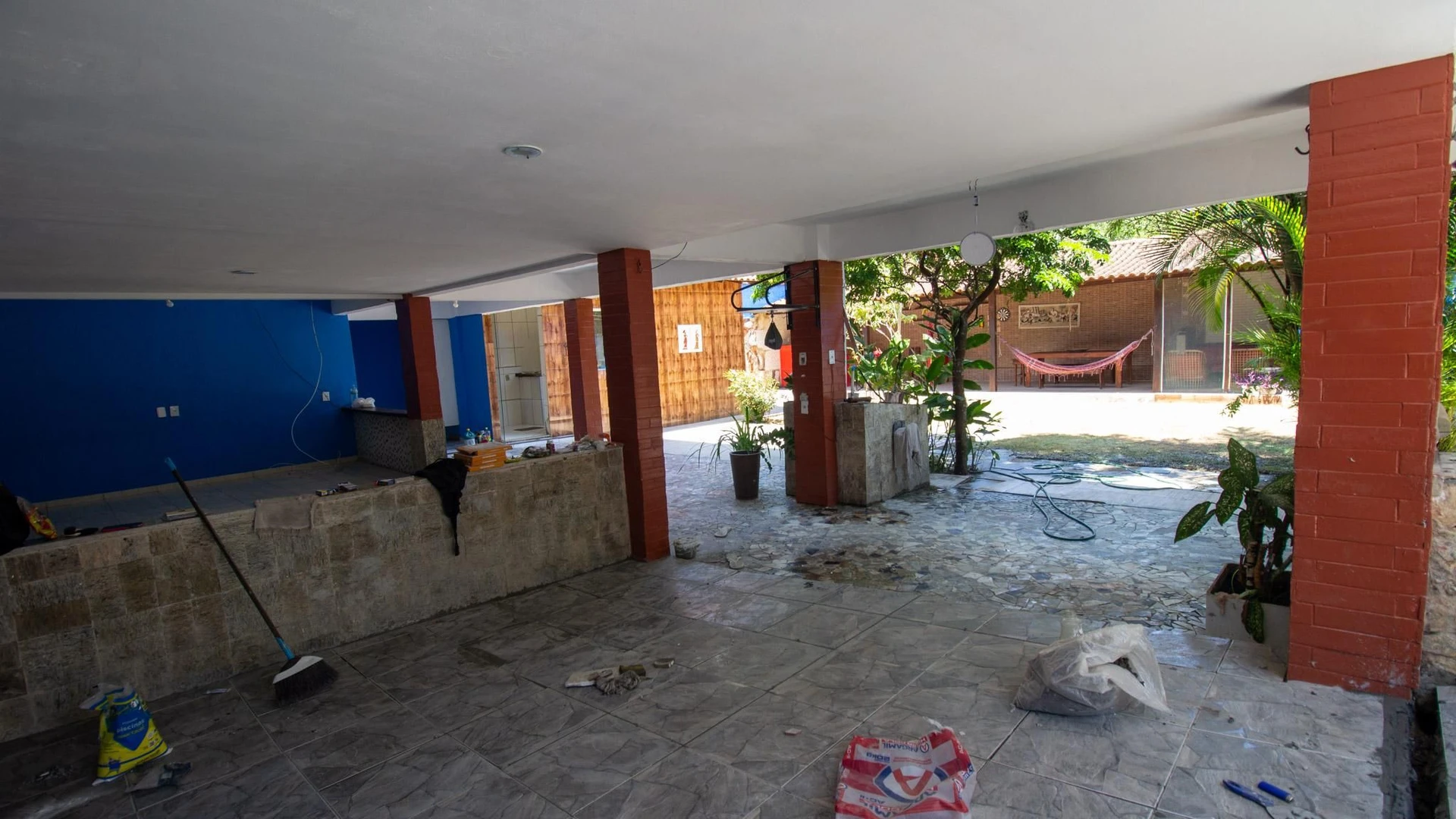 House, 260 m², with a grill on the balcony — photo 38