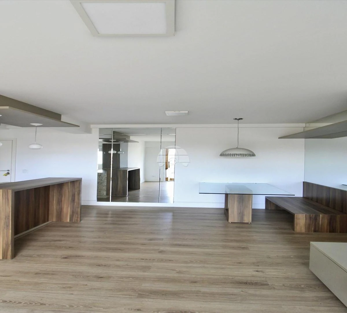 Balcony with a grill in a 2-bedroom apartment, 72 m² — photo 16