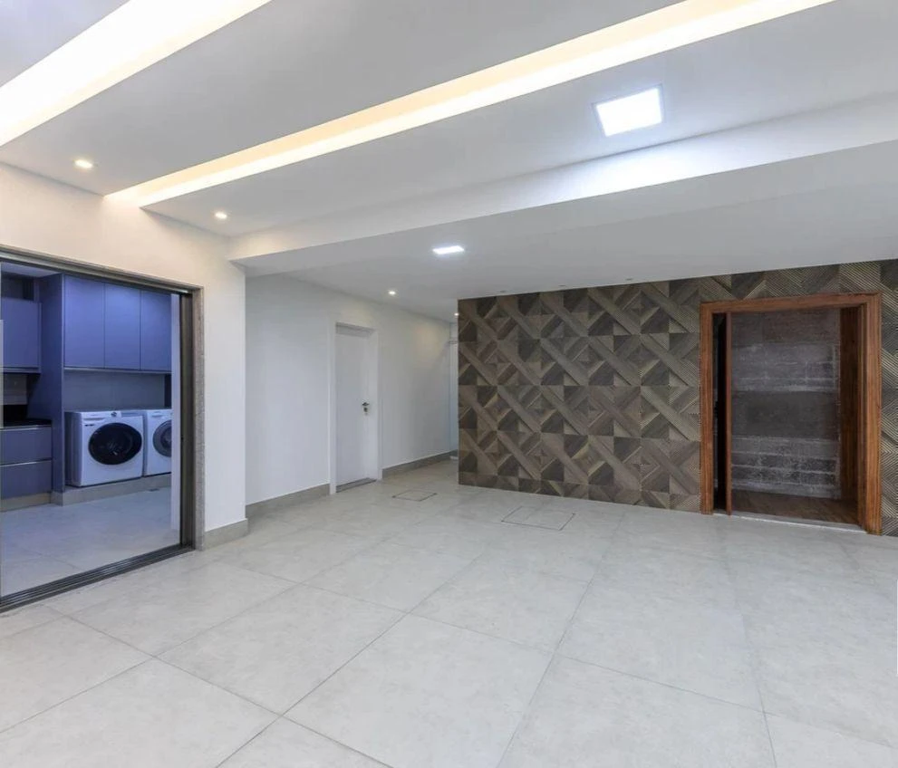 Furnished house with 5 bedrooms and an open-plan kitchen — photo 31