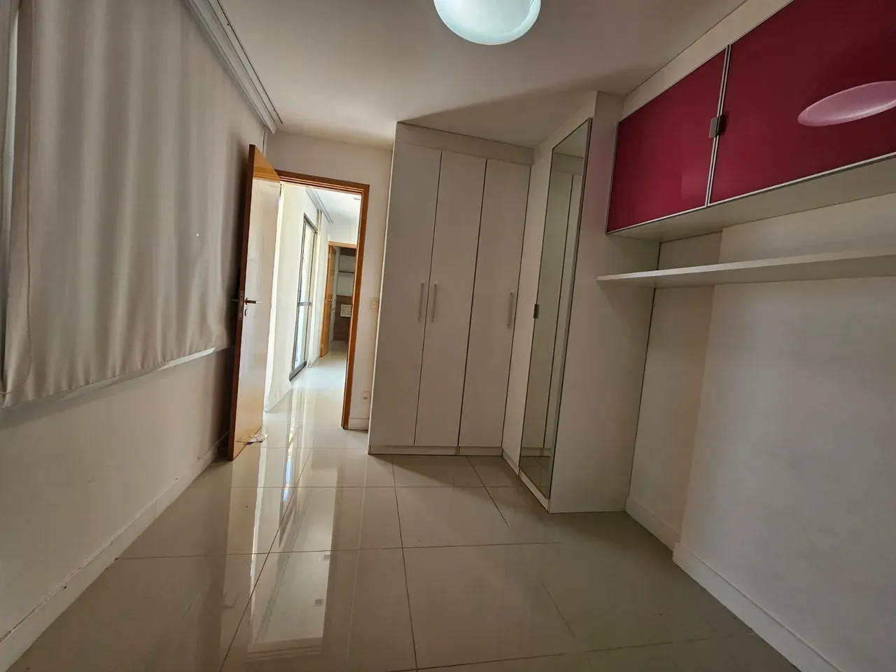Apartment with separate gas kitchen and 4 bathrooms — photo 28