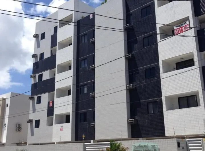 62 m² apartment with balcony and en-suite — photo 2
