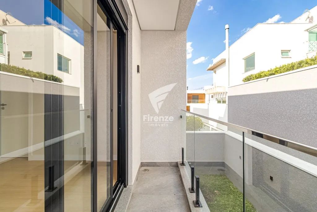 Furnished house with 4 bedrooms and 320 m² — photo 56