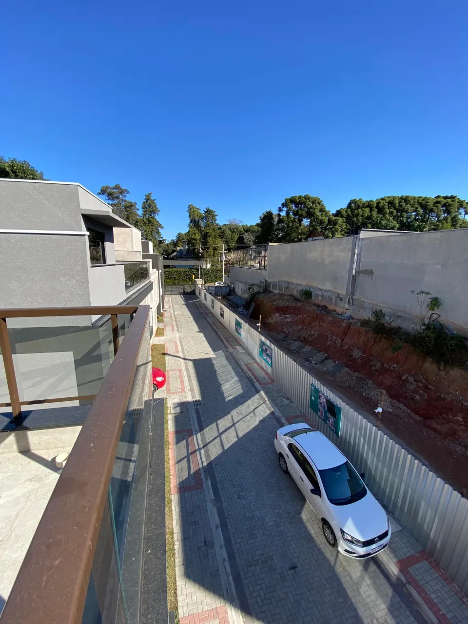 Casa com 3 quartos e 4 banheiros para locação, precisa de reforma — photo 10