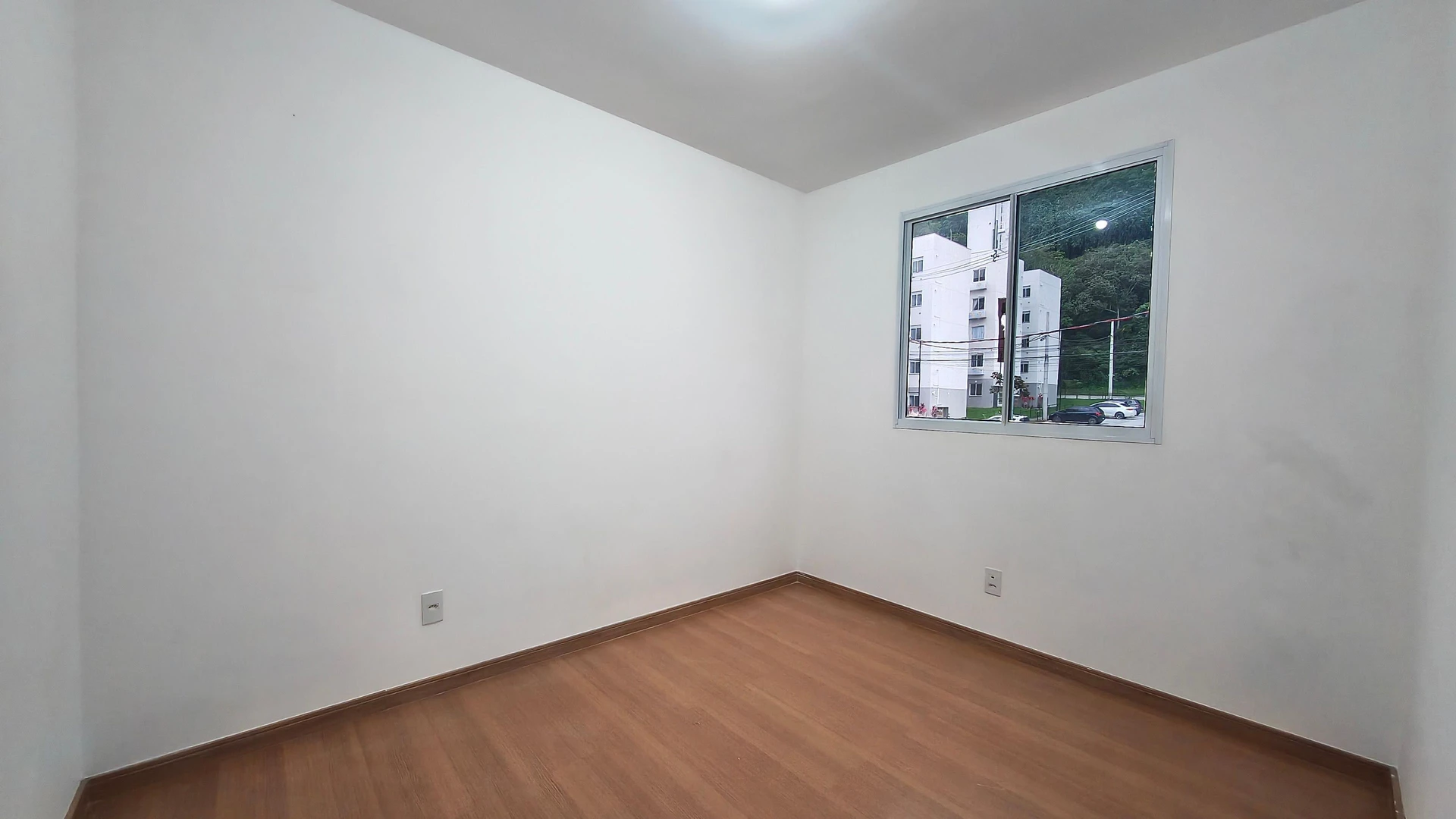 2-bedroom apartment in a building with a gym — photo 14