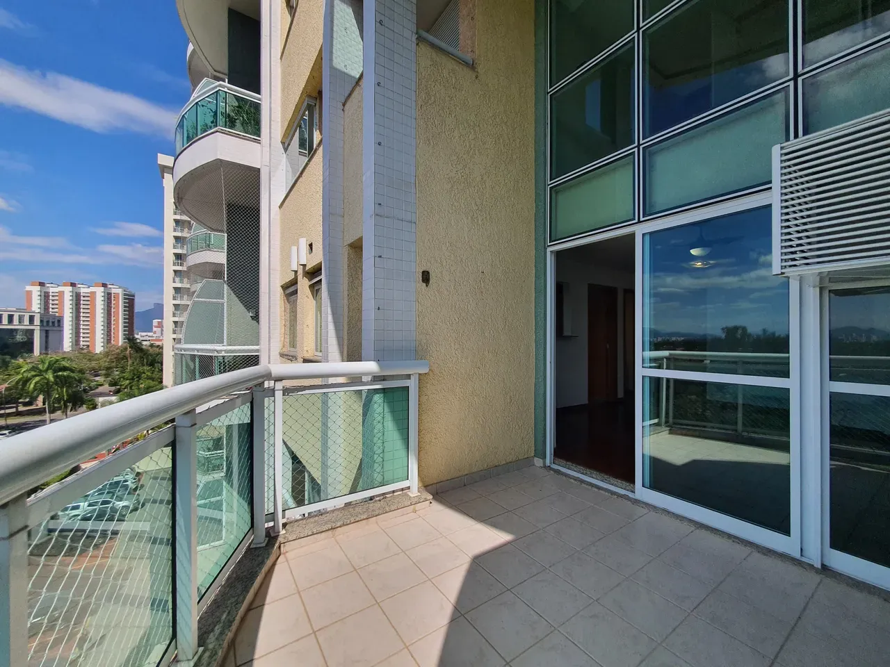 Park view in a 2-bedroom apartment, 90 m² — photo 15