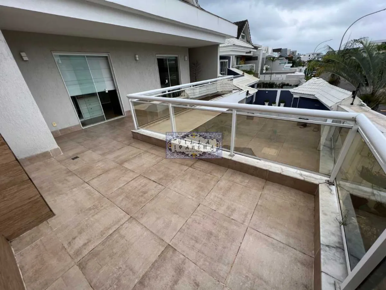 Triplex house with 420 m², 5 suites and a washing machine — photo 7