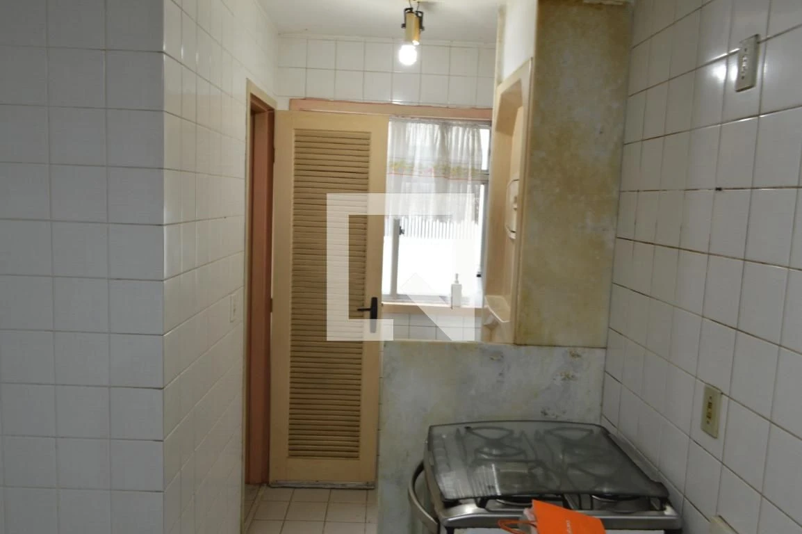 Furnished apartment with 3 bedrooms and a balcony — photo 25