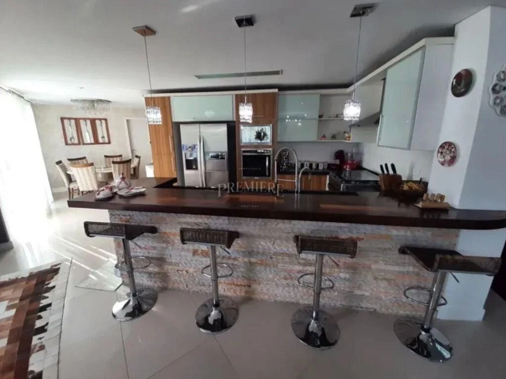 Будинок у кондомініумі з 4 спальнями та приватним садом — photo 6