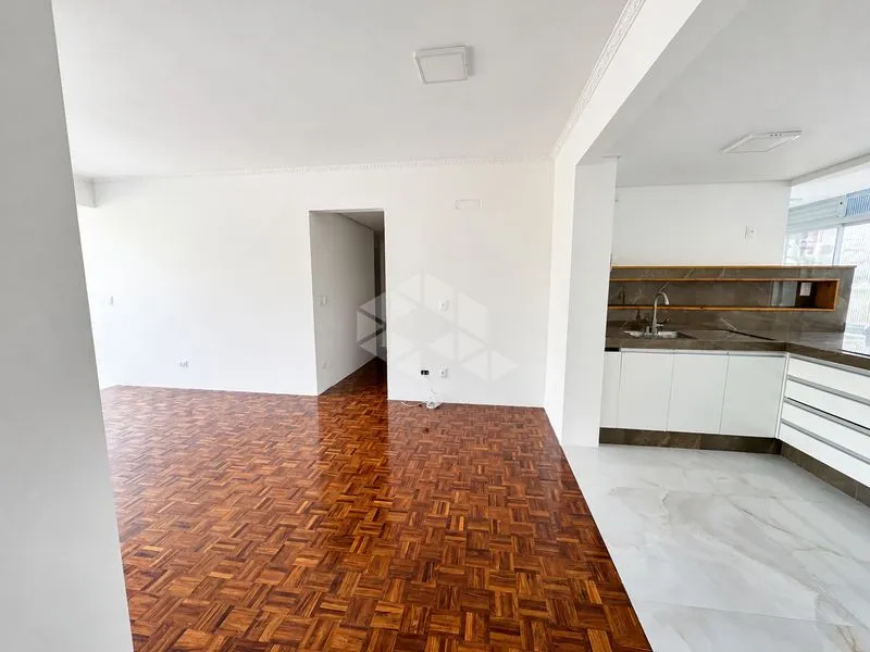 Apartment, 140 m², with wood or laminate floors — photo 15