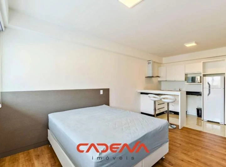 33 m² furnished studio with a real work desk — photo 15