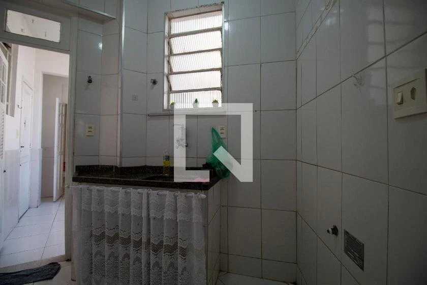 Квартира з 2 спальнями та дерев'яною підлогою або ламінатом — photo 11