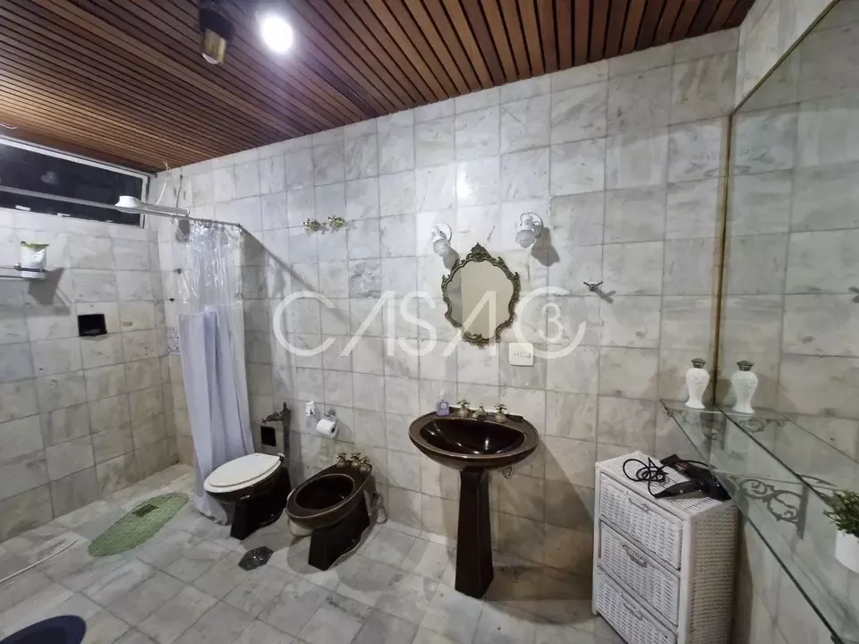 Rental apartment with 4 bedrooms and 330 m² — photo 21