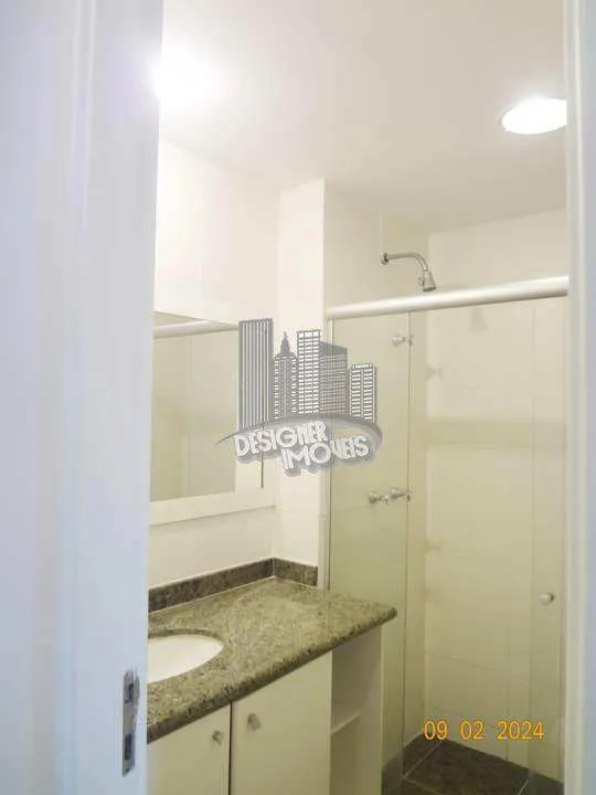 Balcony with a grill in a 3-bedroom apartment, 129 m² — photo 43