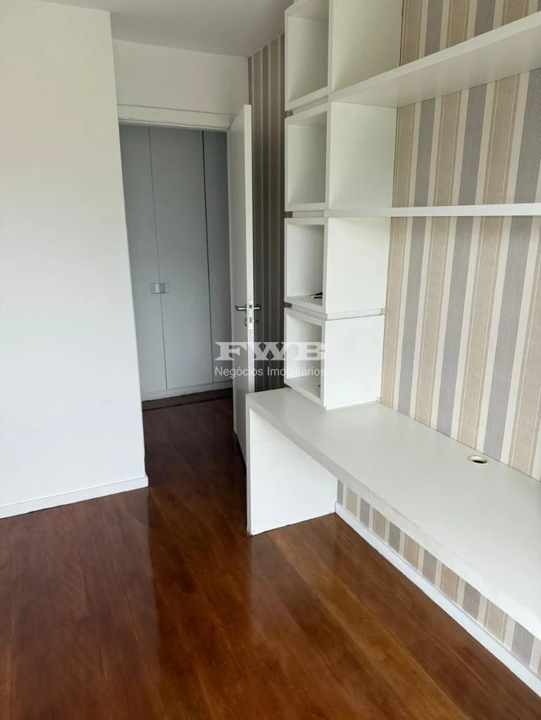 162 m² apartment with 4 bedrooms and 3 en-suites — photo 16