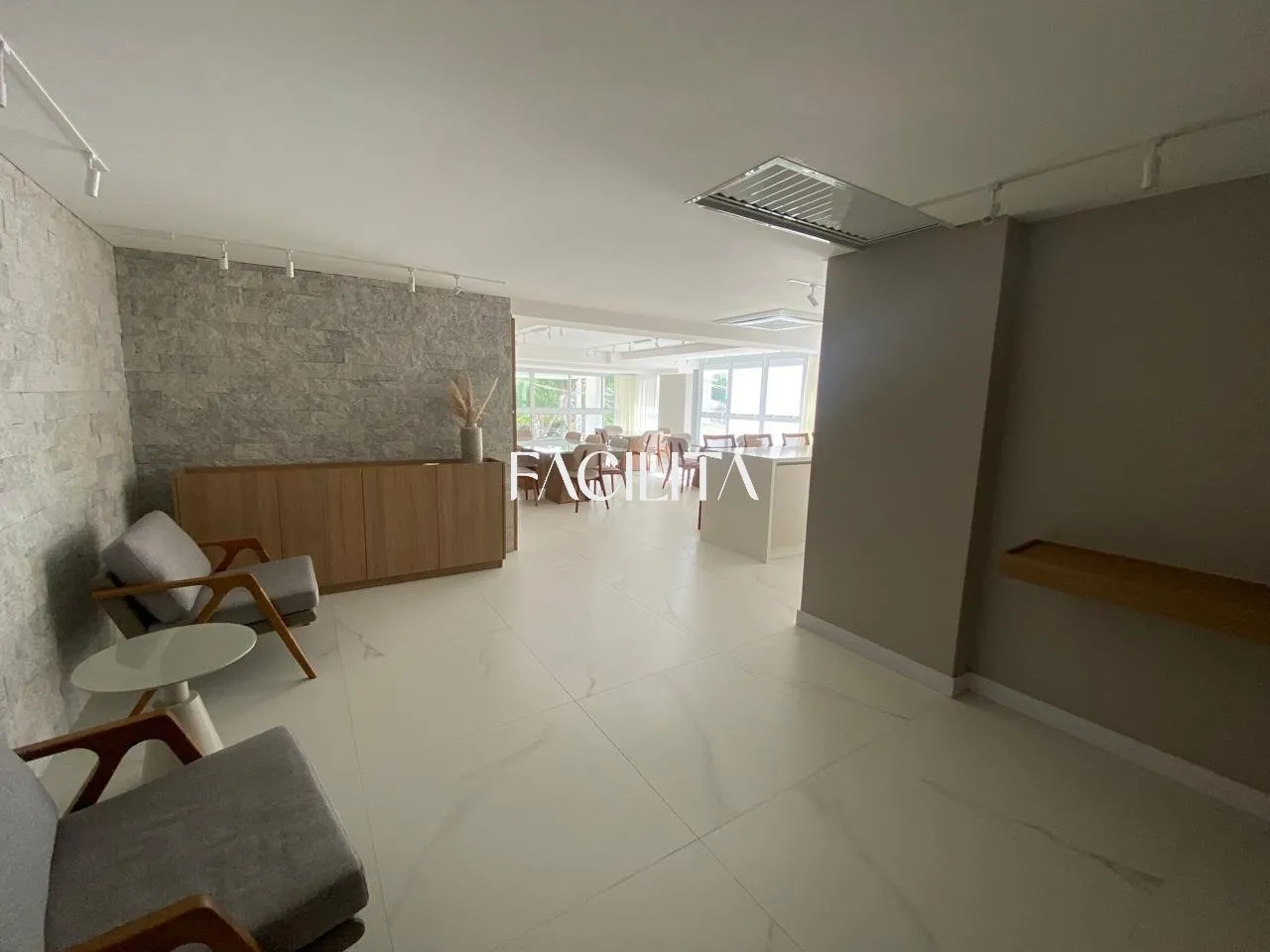 1-bedroom apartment with 3 parking spaces and 120 m² on 4th floor — photo 3