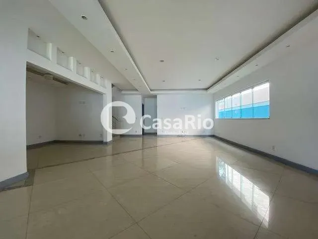 Casa, 350 m², com varanda gourmet