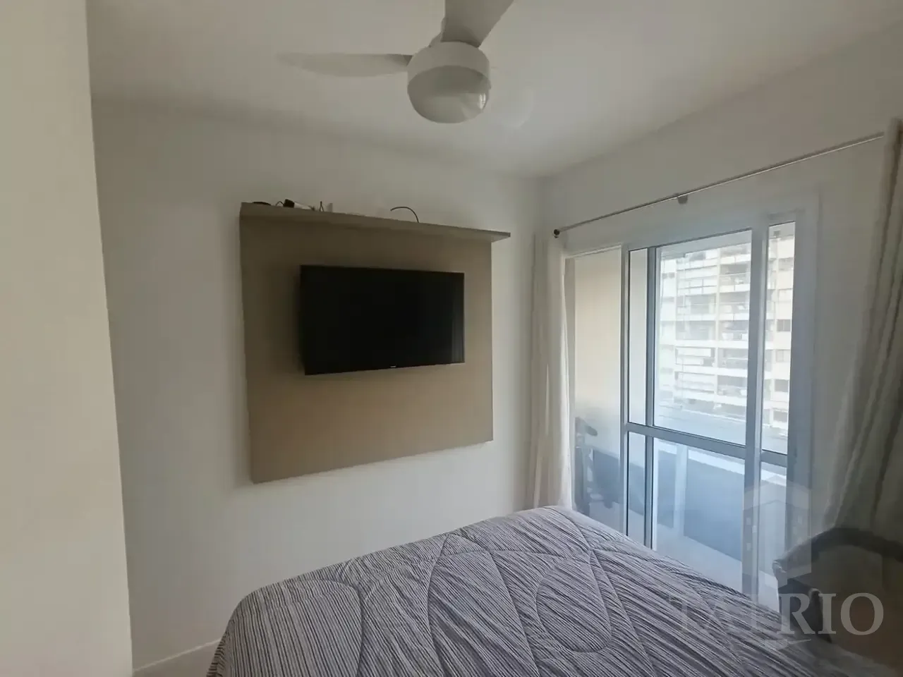 Glass-enclosed balcony in a 2-bedroom apartment, 69 m² — photo 11