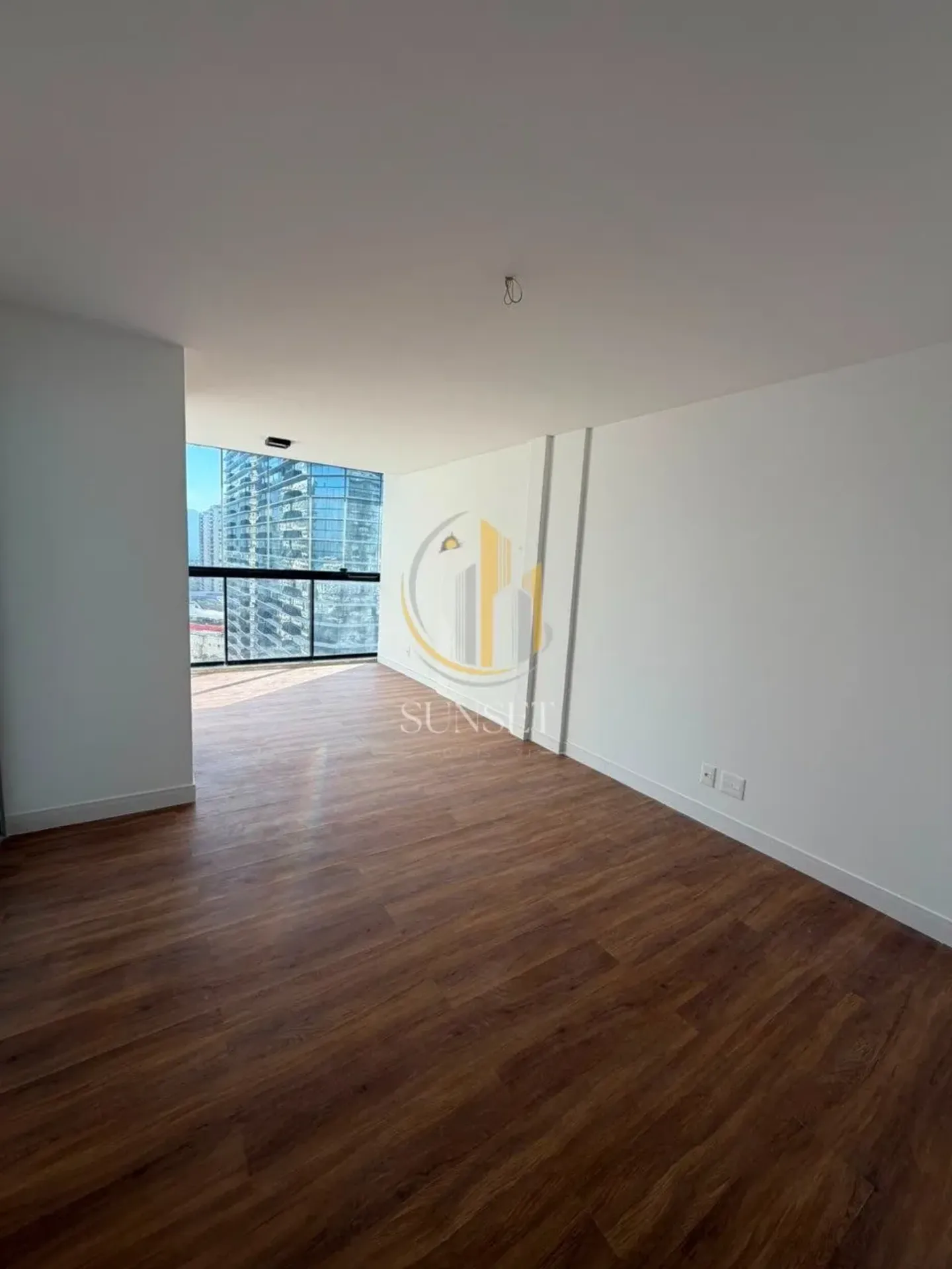 3-bedroom apartment with a water view — photo 5