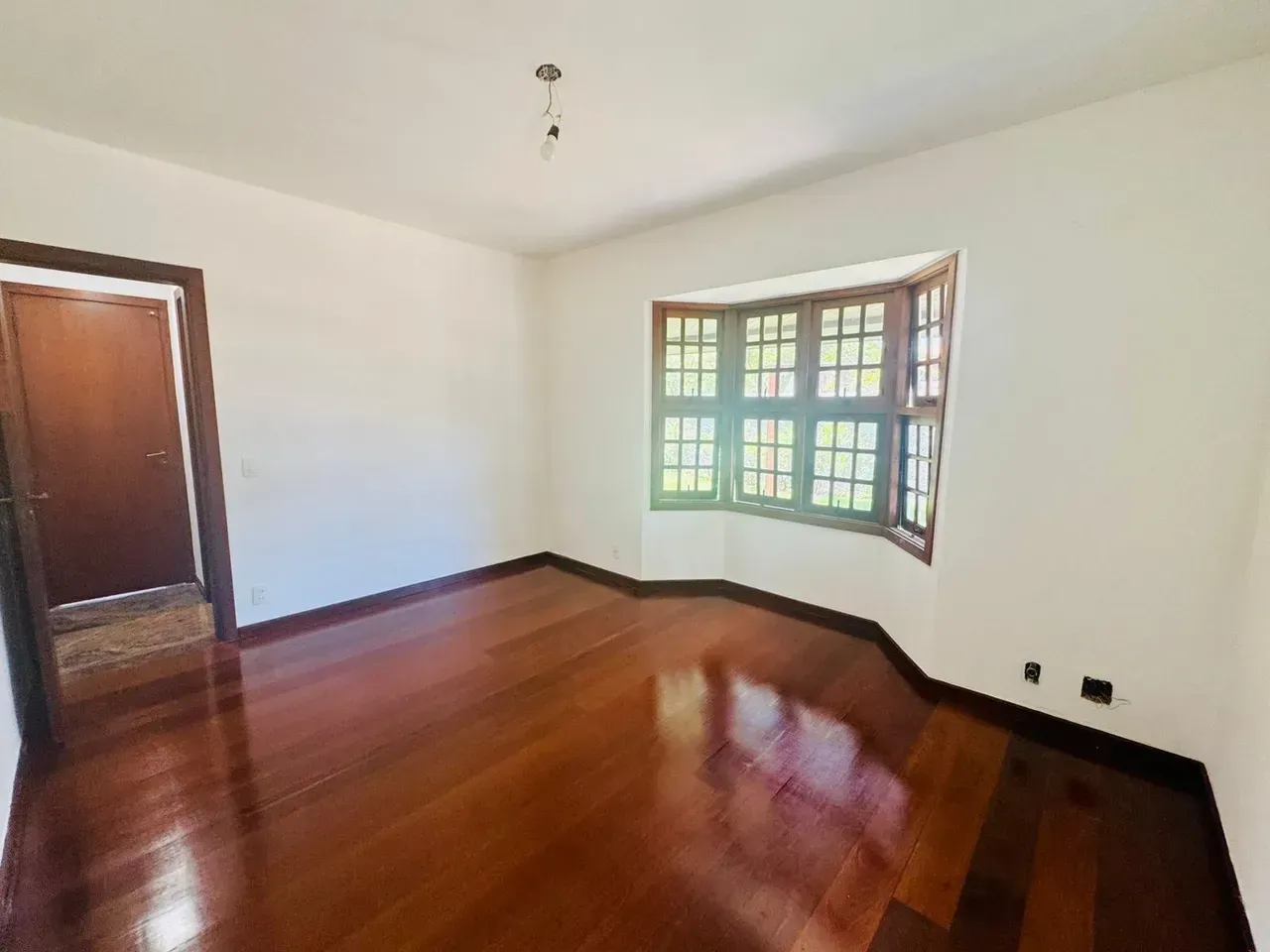 House with 5 suites and an integrated kitchen — photo 22