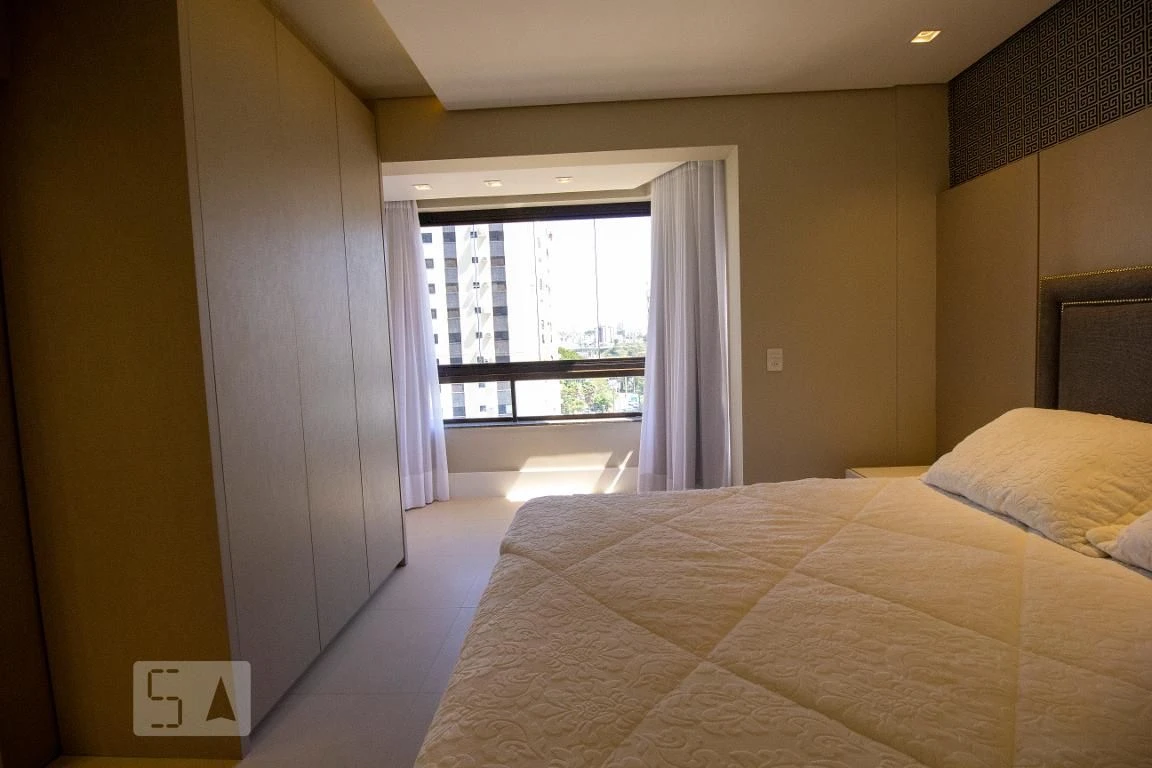 Apartamento de 4 quartos com janelas do piso ao teto, Centro — photo 11