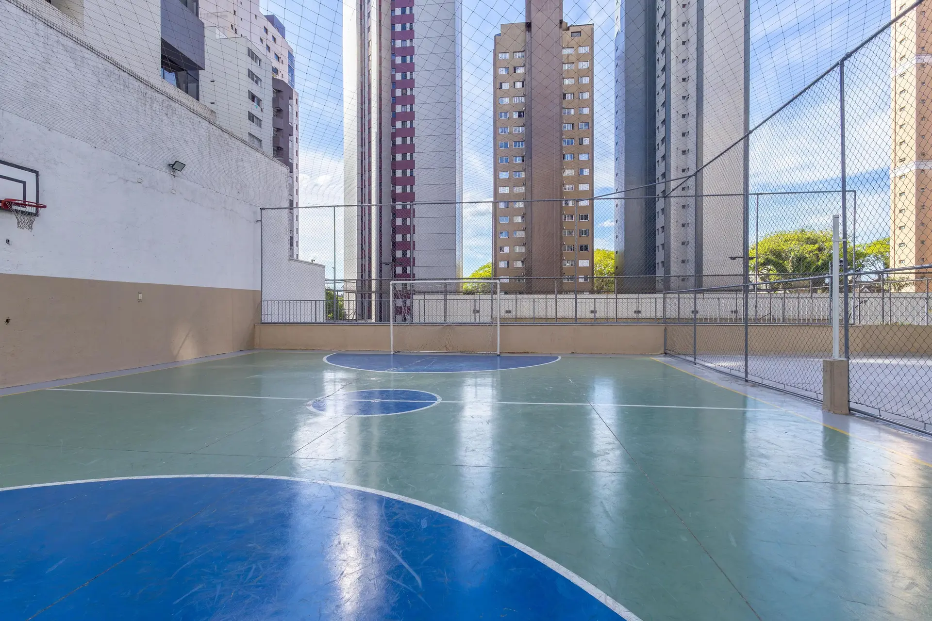 2-bedroom apartment with a dishwasher in Curitiba — photo 16