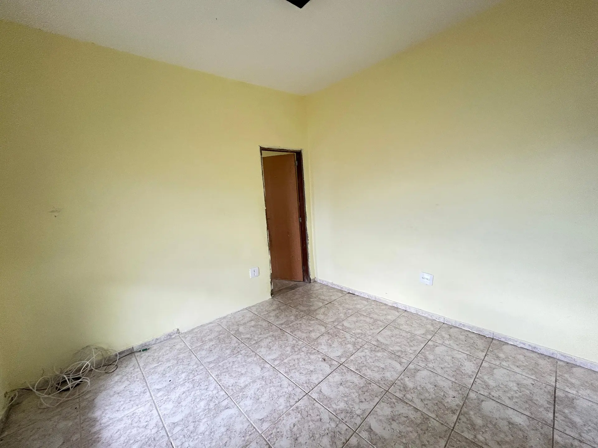 Unfurnished 1-bedroom house with a dedicated laundry area — photo 22
