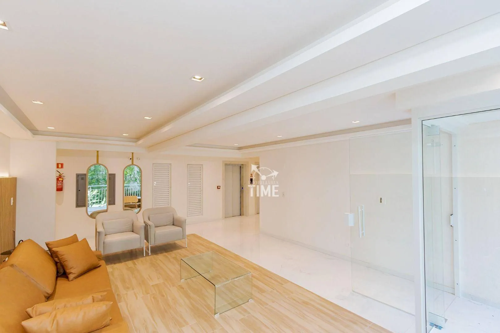 Balcony with a grill in a 3-bedroom apartment, 107 m² — photo 30
