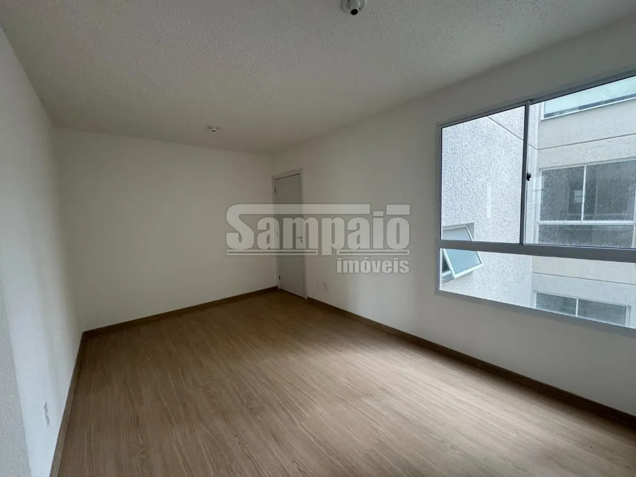 Unfurnished 2-bedroom apartment with 1 bathroom — photo 2