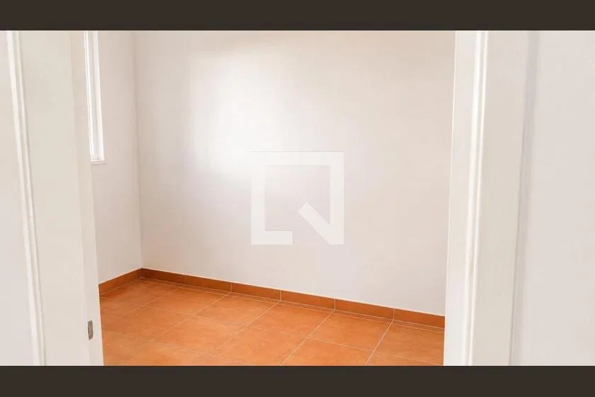 Apartamento de 2 quartos com cozinha fechada e fogão a gás — photo 11