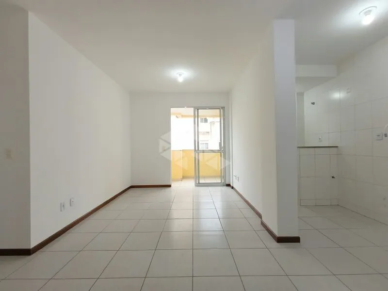 2-bedroom apartment in a building with a gym — photo 4