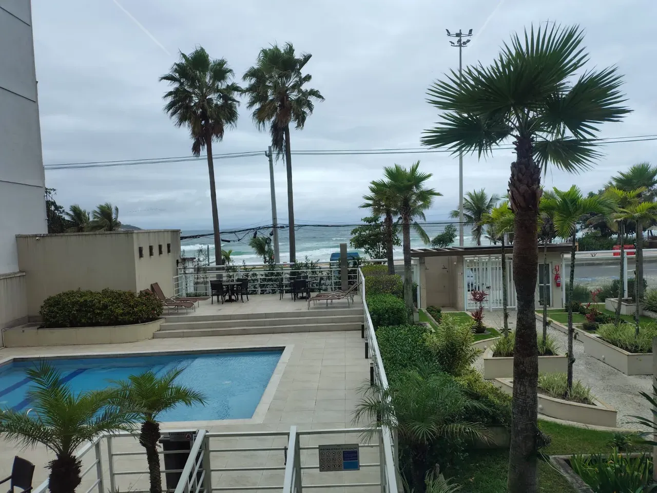 Apartamento com 3 quartos e varanda, pisos de cerâmica — photo 10