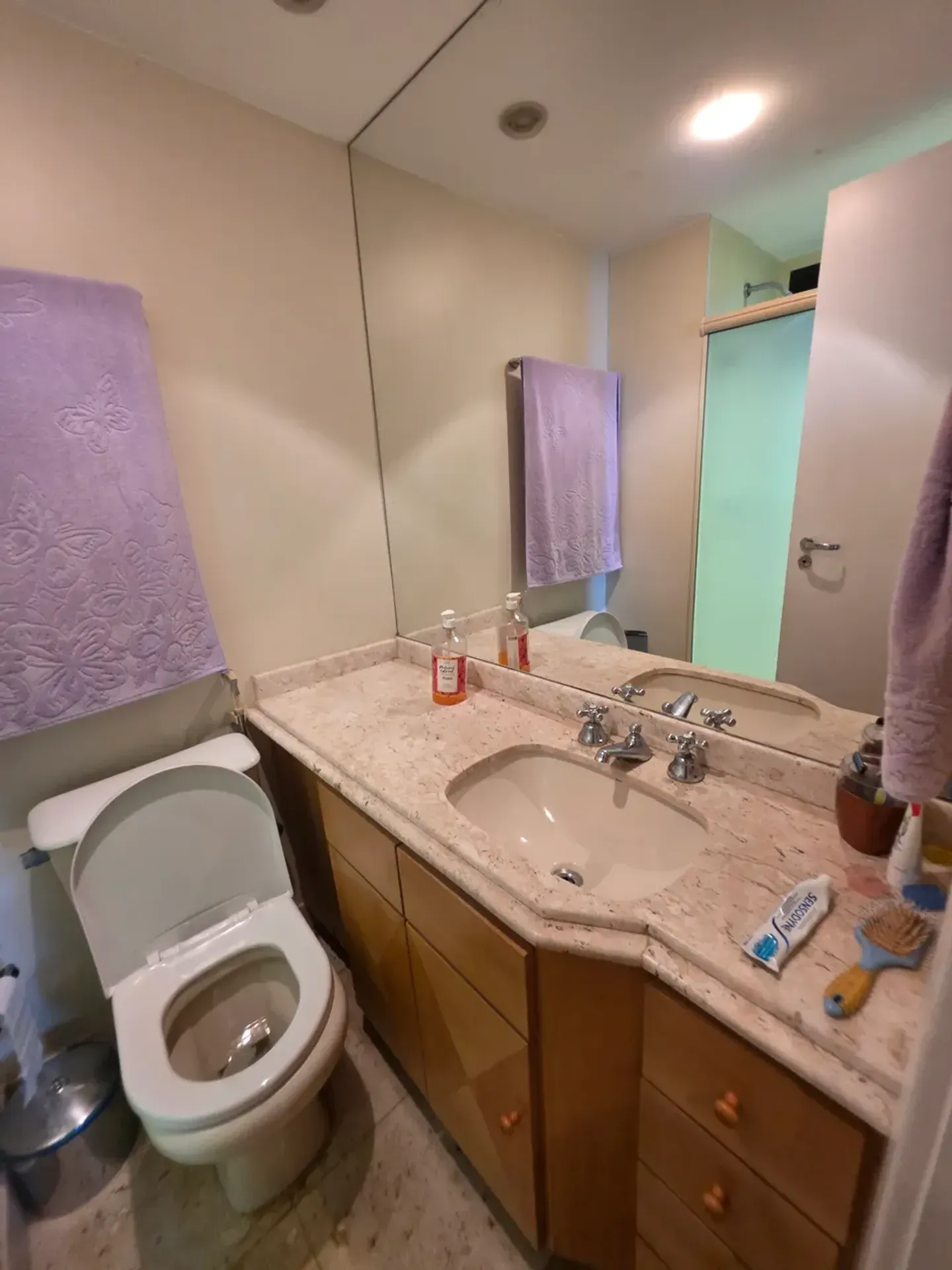 Furnished 2-bedroom apartment with 3 bathrooms — photo 21