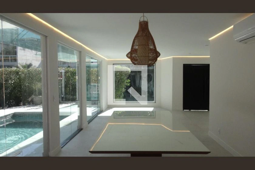 House, 384 m², with floor-to-ceiling windows — photo 12