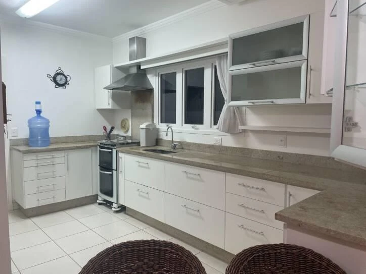 Ванна та 4 спальні: будинок 258 м² — photo 36