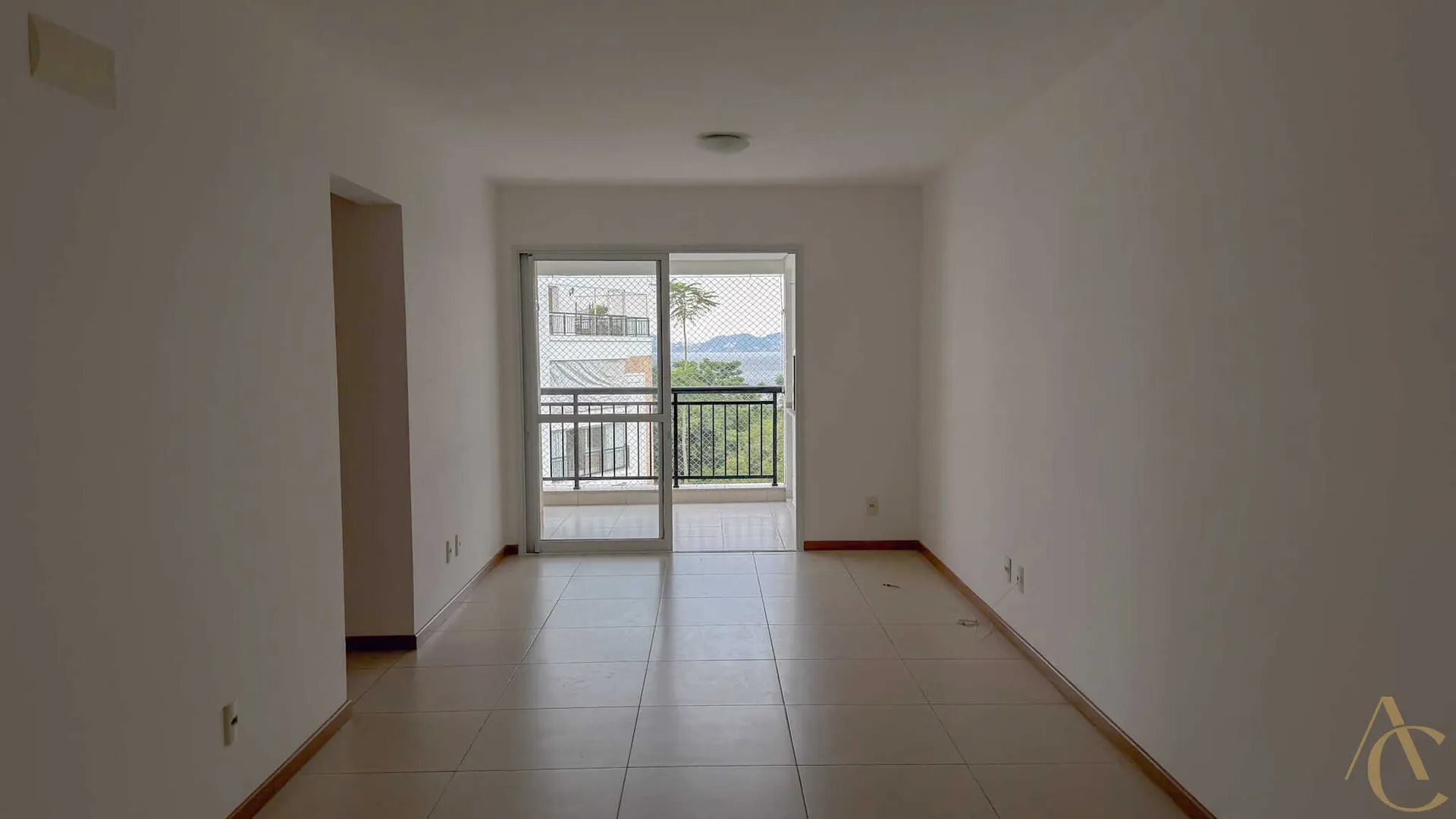 149 m² furnished apartment with a built-in grill on the balcony — photo 52