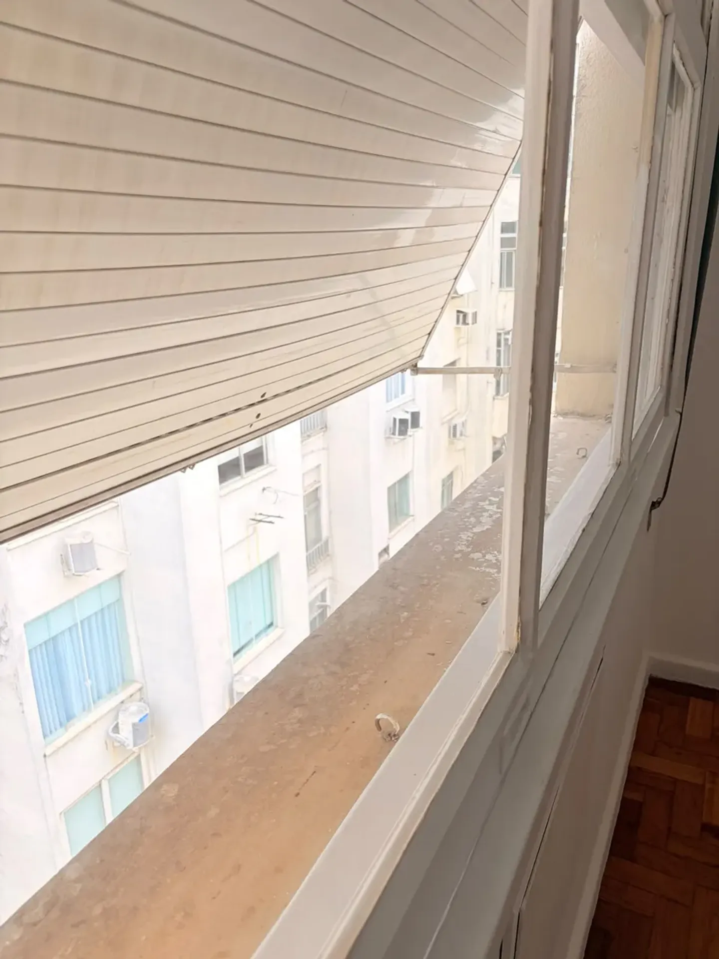 Apartment on the 8th floor with wood or laminate floors — photo 2