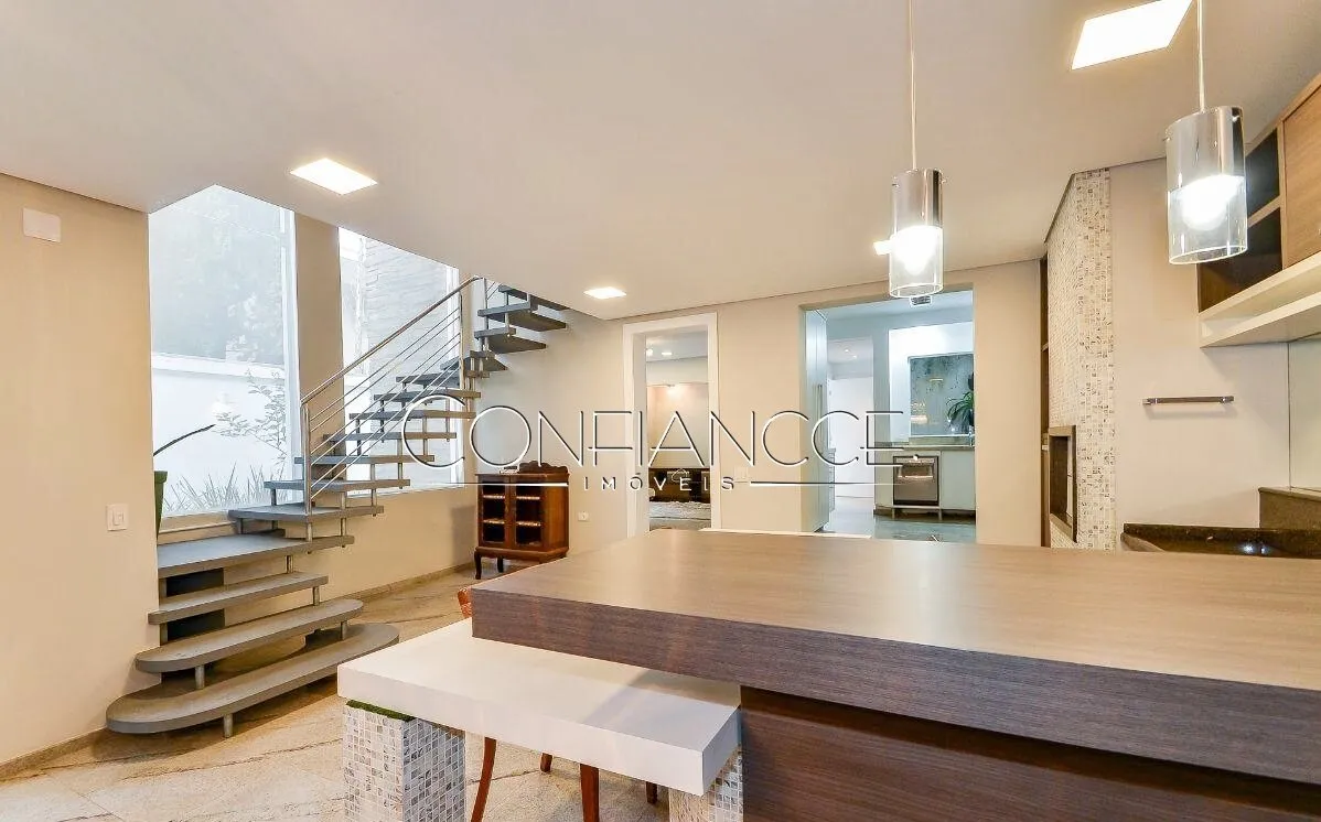 Камін та 4 спальні: будинок 250 м² — photo 22