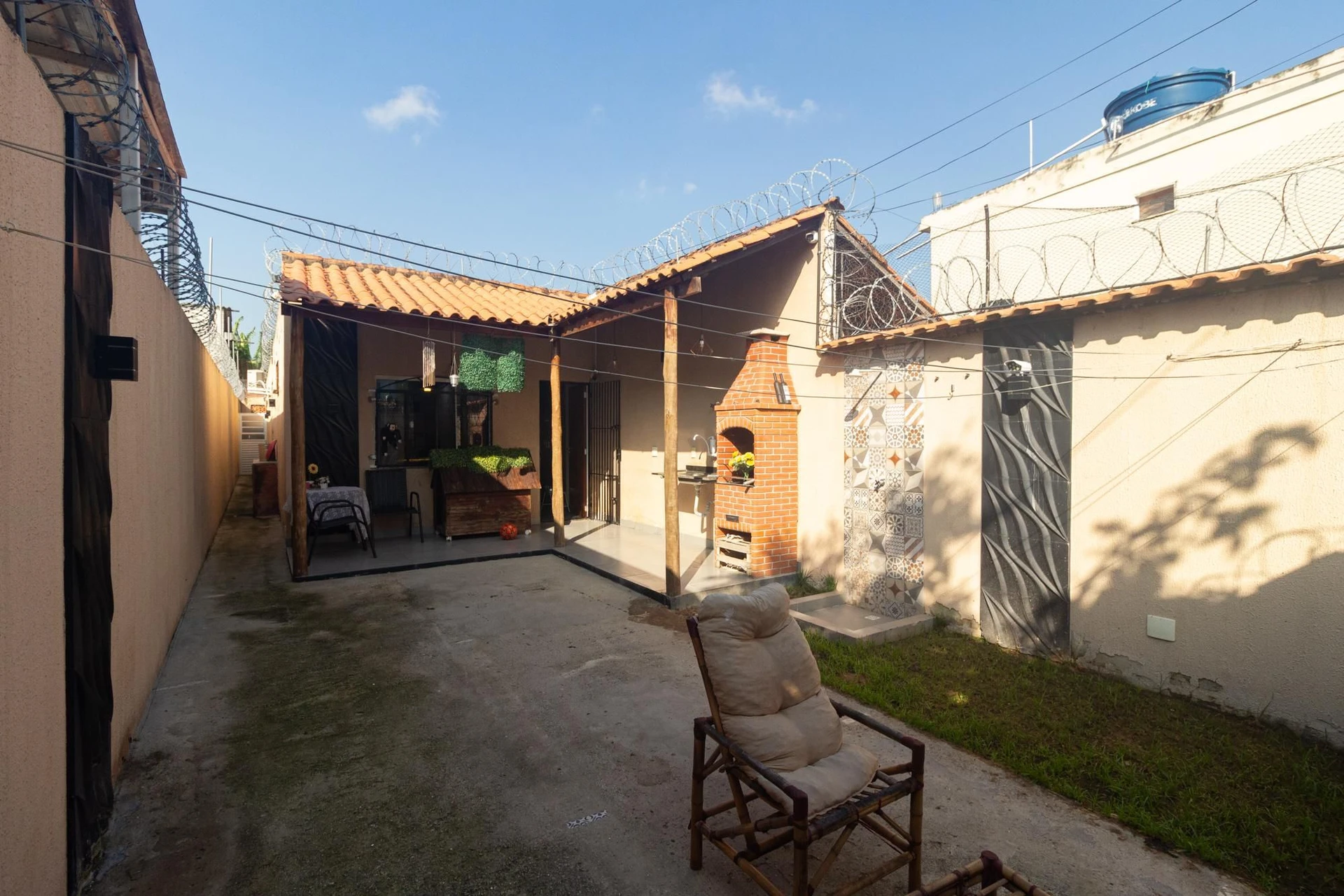Furnished house with 2 bedrooms, garden and balcony — photo 23