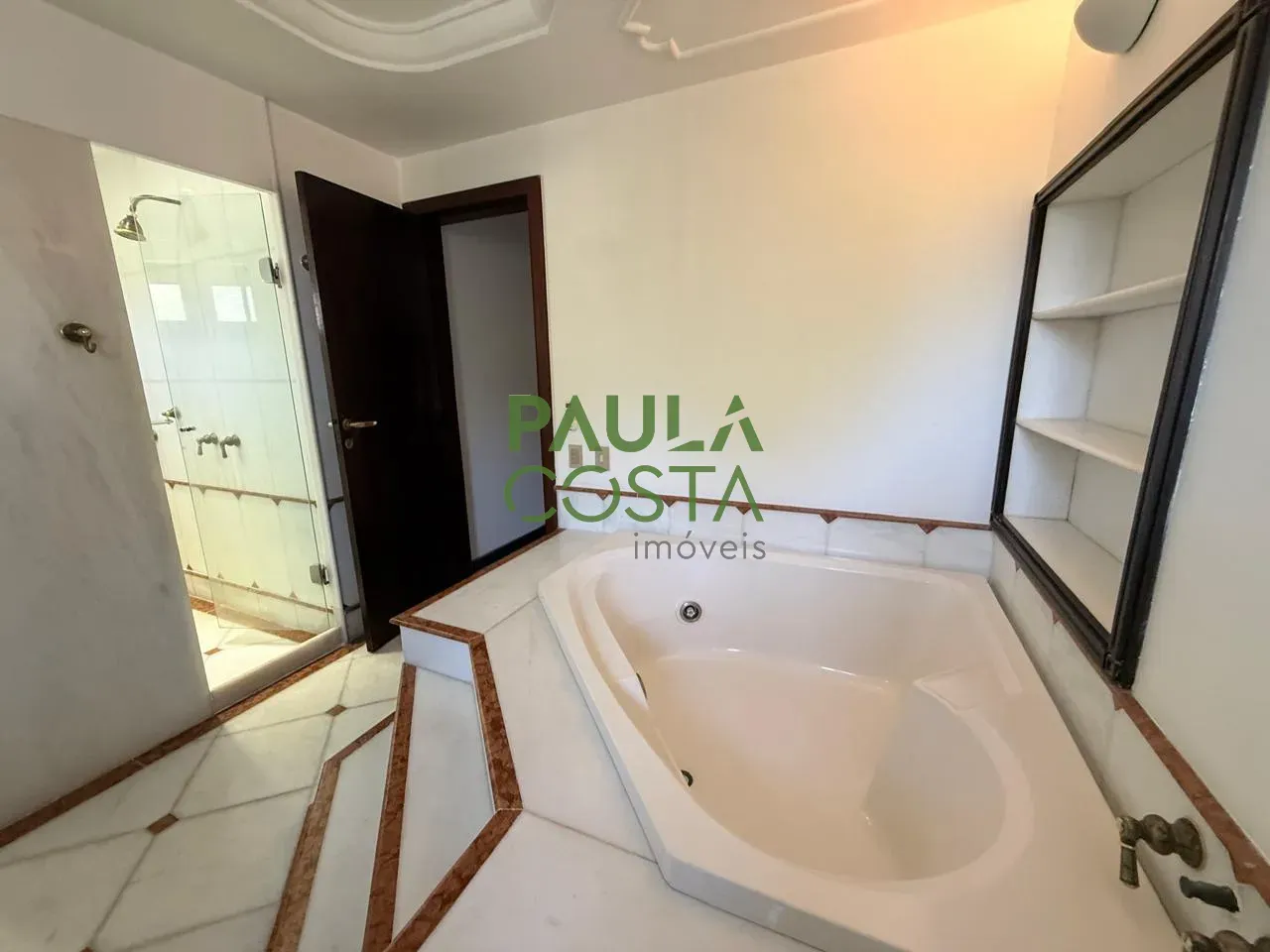 Furnished house with 5 bedrooms and 756 m² plus 4 parking — photo 28
