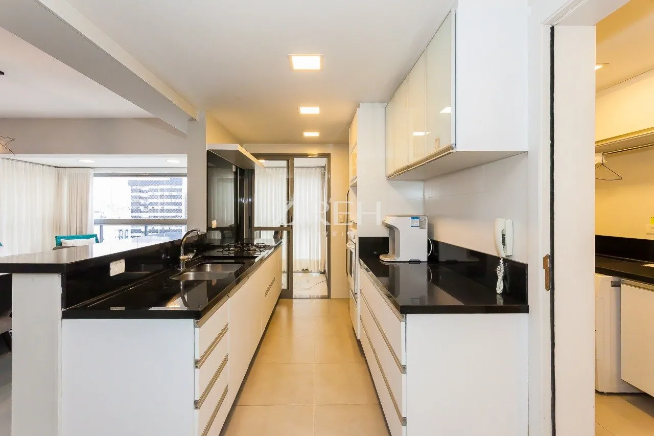 Furnished apartment with 3 bedrooms and 166 m² — photo 12