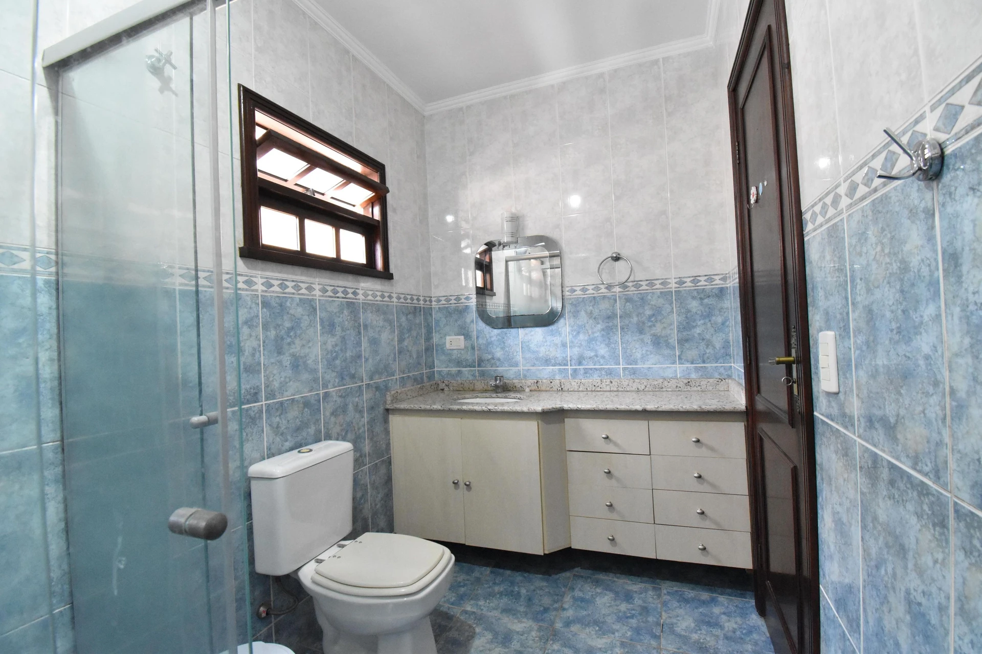 Будинок із 3 спальнями та джакузі — photo 36
