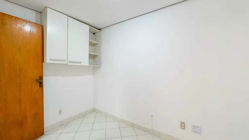 Furnished apartment, 300 m², with a glass-enclosed balcony — photo 6