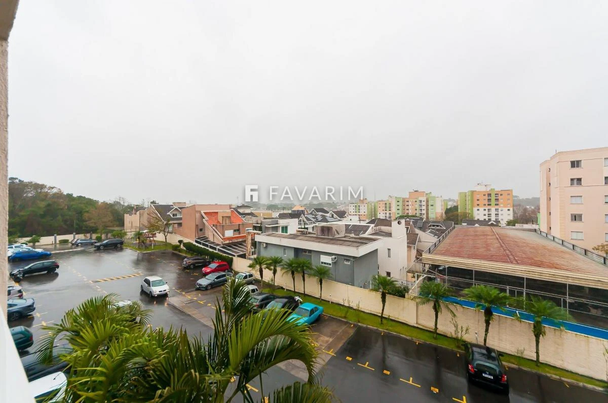 3-bedroom apartment in a building with a pool — photo 8