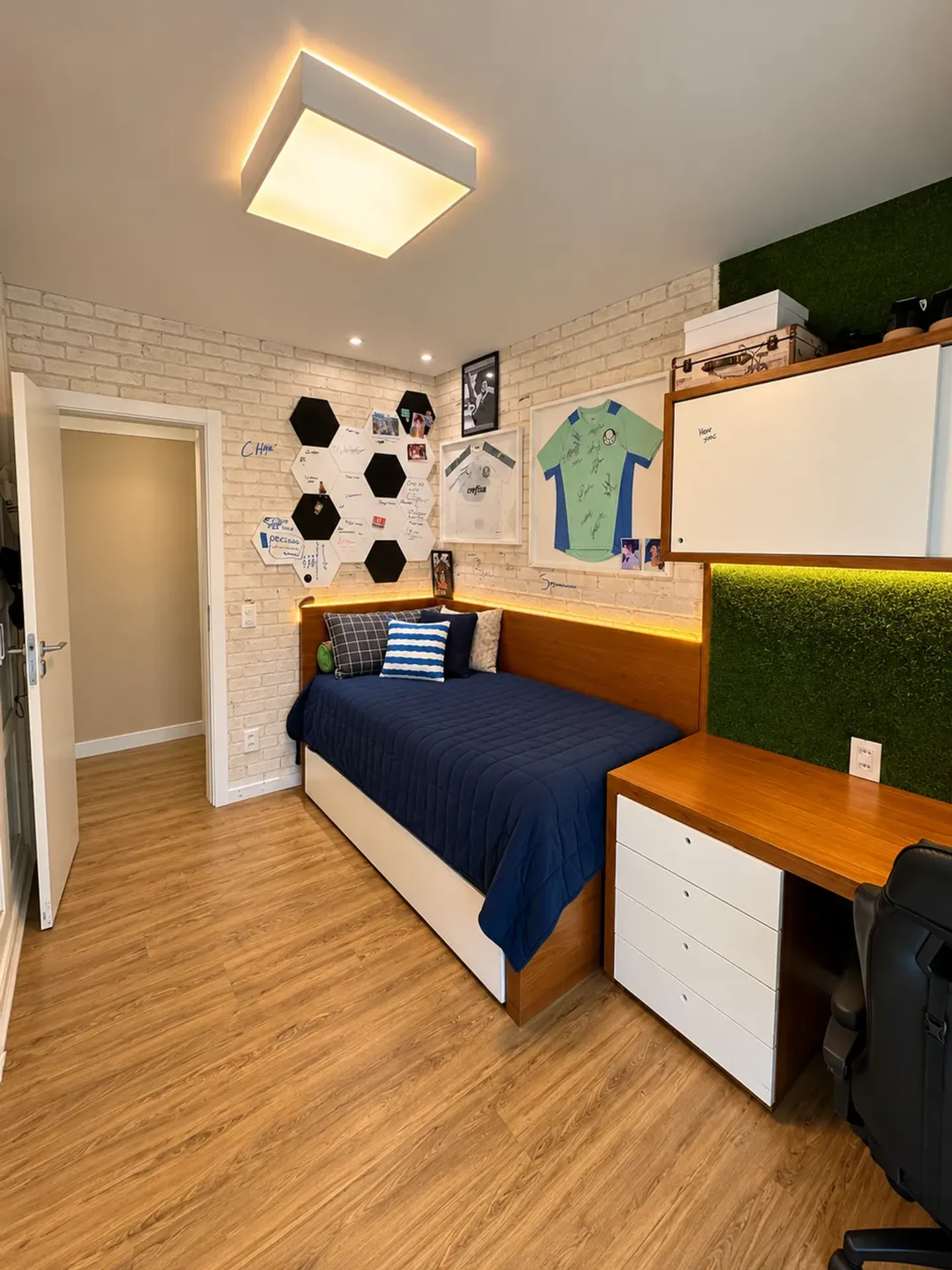 Вид на воду и 4 спальни: квартира 240 м² — photo 20