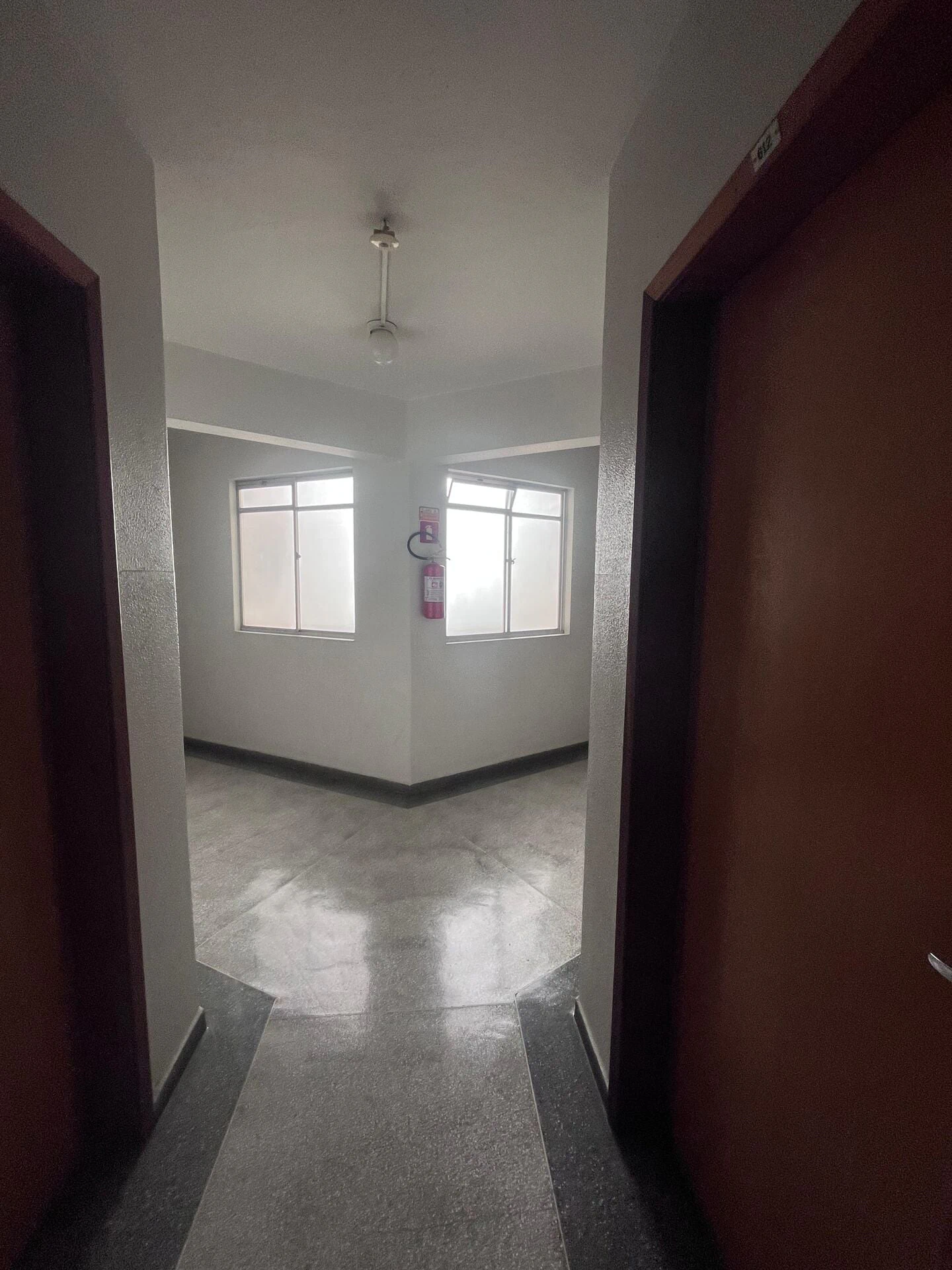 2-bedroom apartment with wood or laminate floors in Curitiba — photo 24